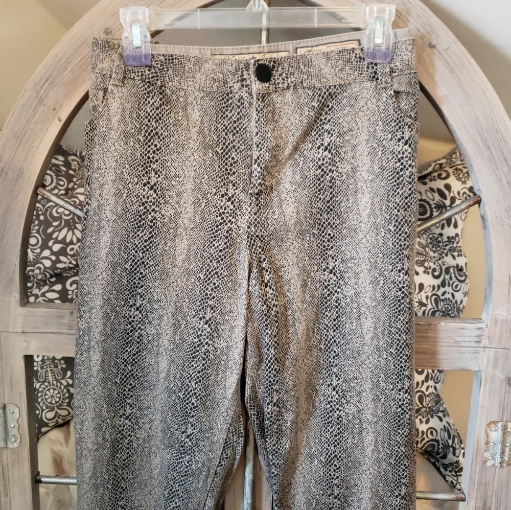 Vanilla Star Snake print Skinnys sz 18/20